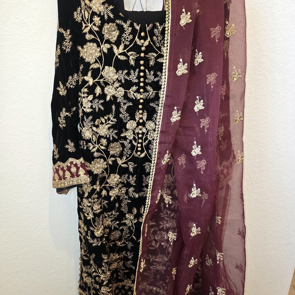 Embroidered Black Velvet Kurta with Maroon Dupatta